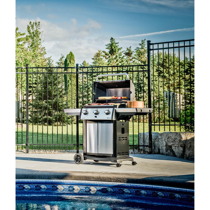 Broil King Signet™ 320 Gas Grill 946854 LP IMAGE 7