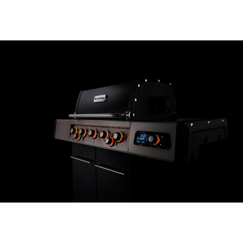 Broil King Regal Q 590 Pro IR iQue Gas Grill 688244 IMAGE 10