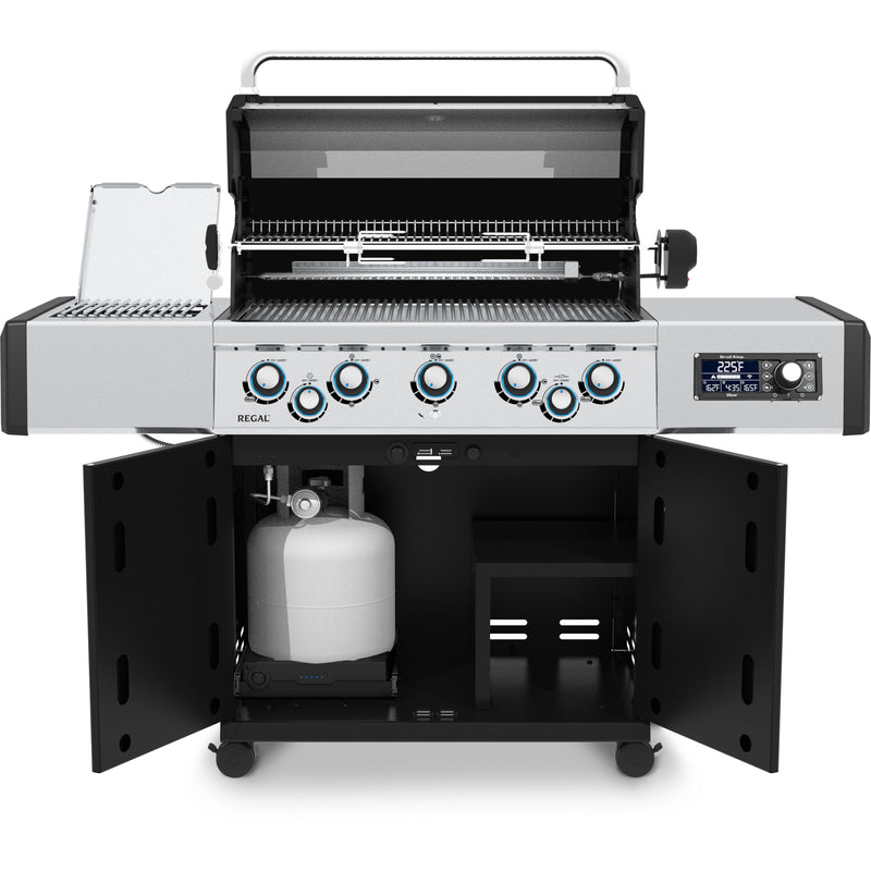 Broil King Regal Q 590 Pro IR iQue Gas Grill 688244 IMAGE 2